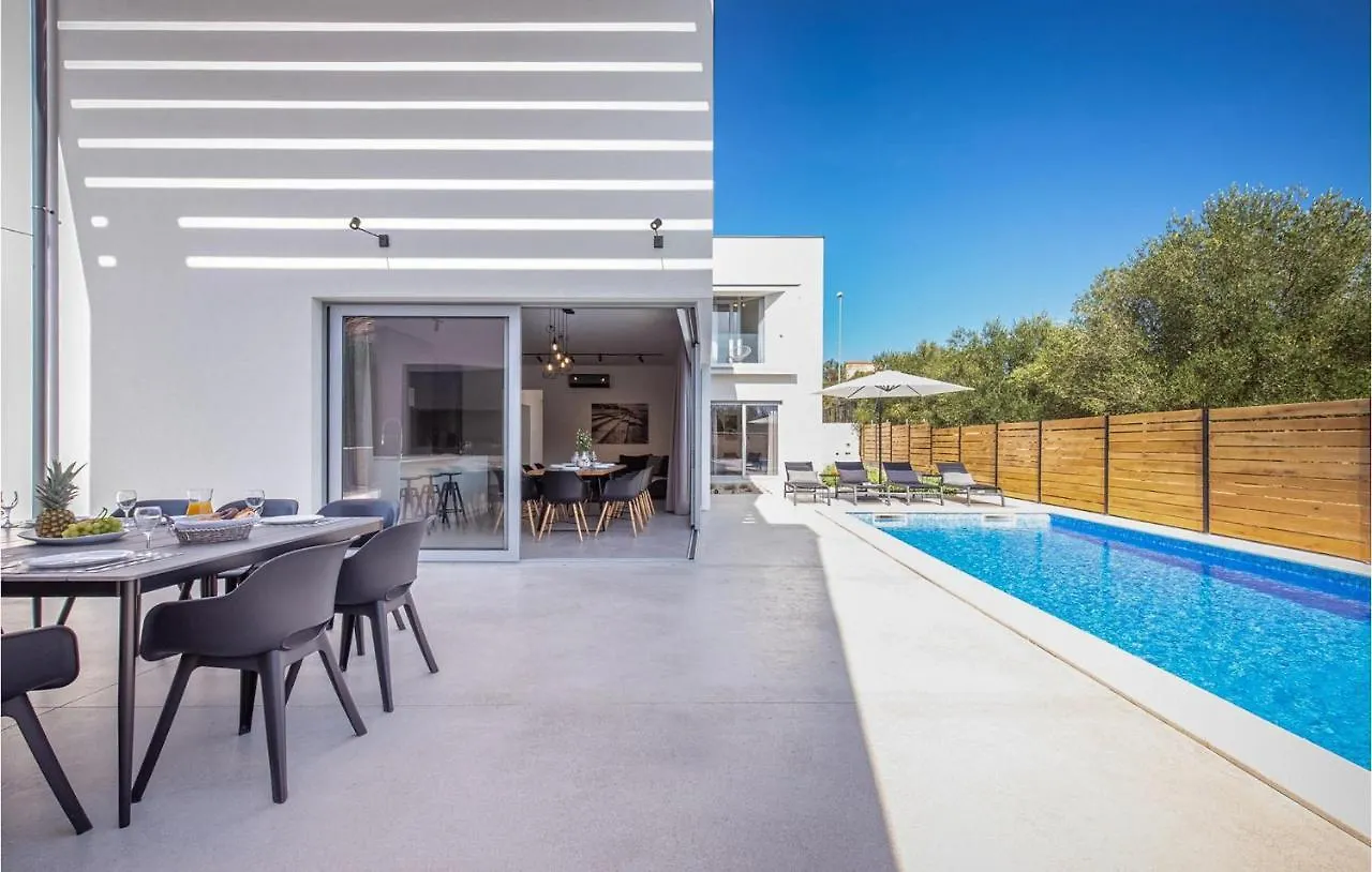 Holiday home Villa Activia Sveti Filip i Jakov