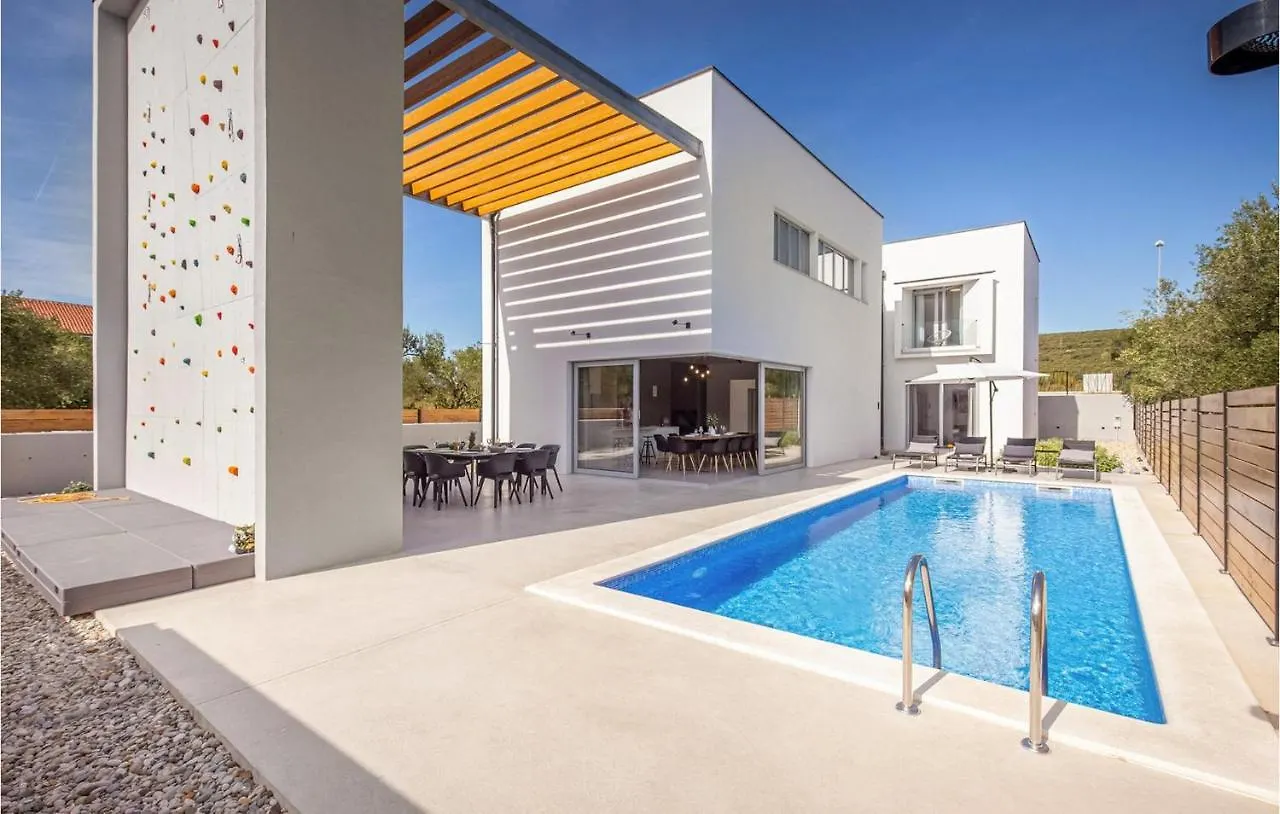 Holiday home Villa Activia Sveti Filip i Jakov
